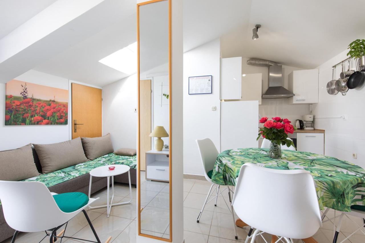 Apartment & Rooms Ivica 克尔克 外观 照片