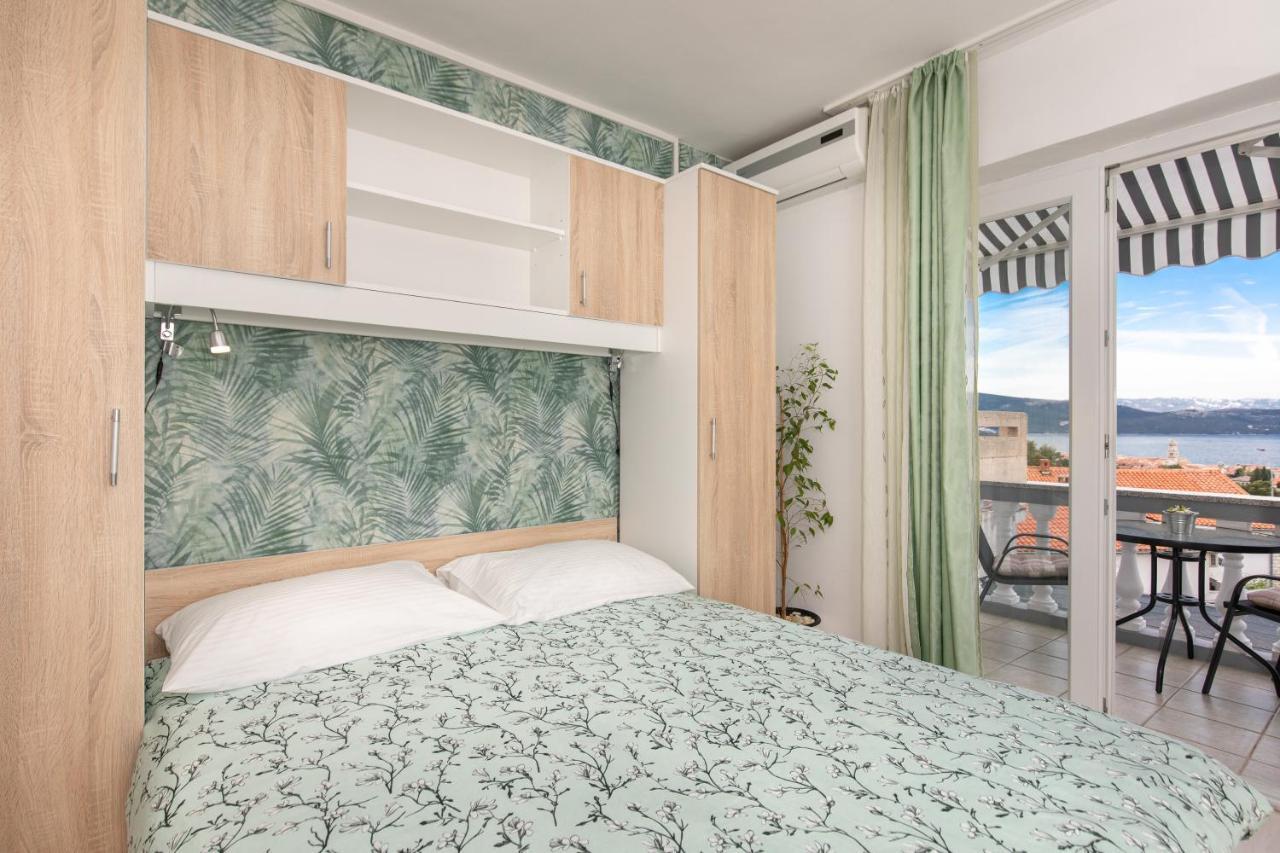 Apartment & Rooms Ivica 克尔克 外观 照片