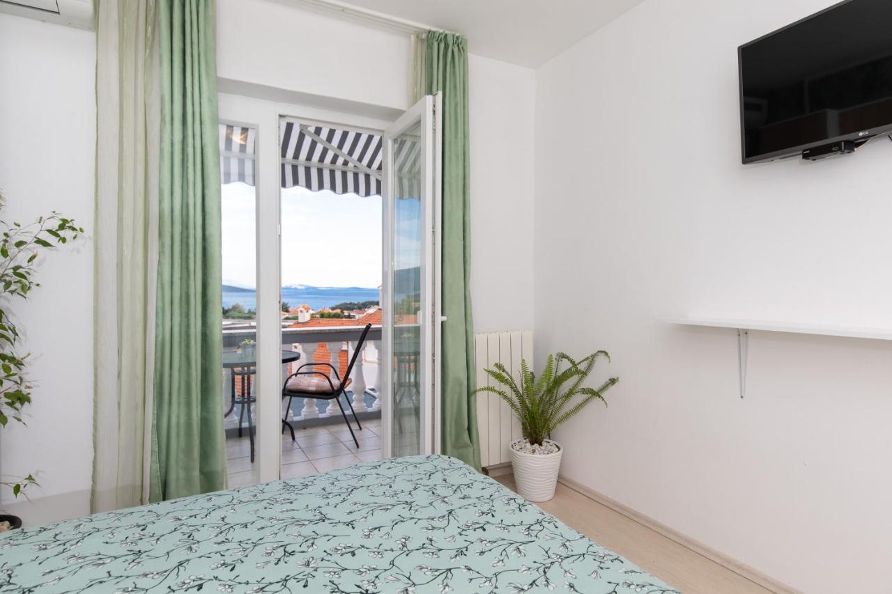 Apartment & Rooms Ivica 克尔克 外观 照片
