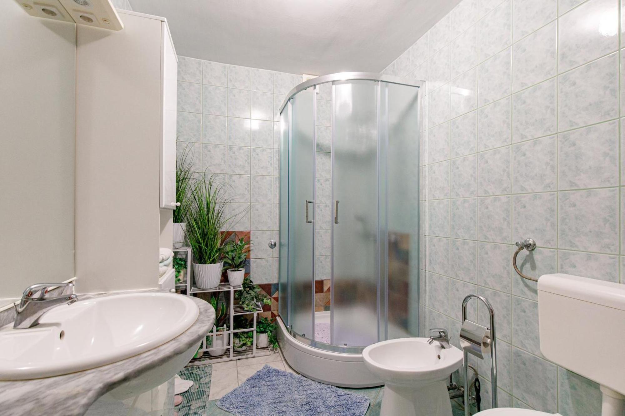 Apartment & Rooms Ivica 克尔克 外观 照片