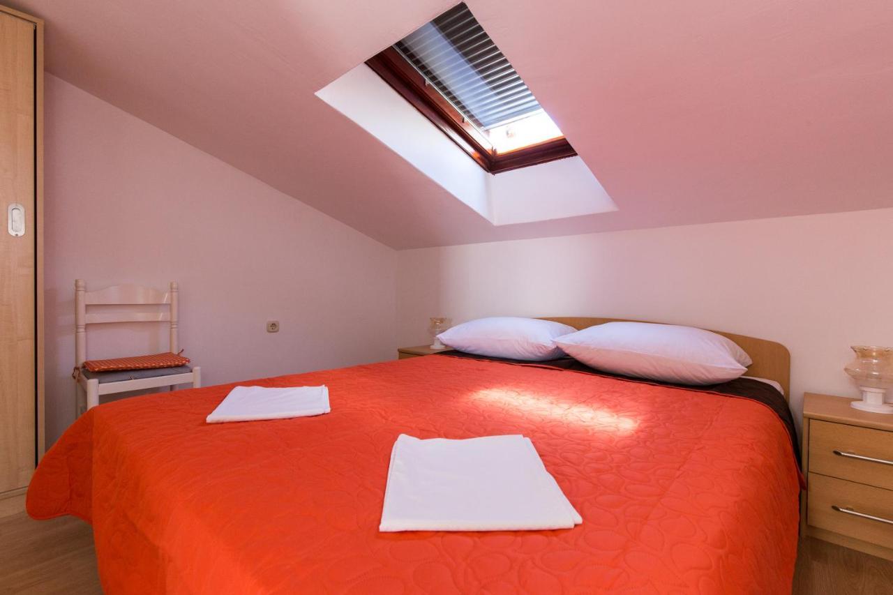 Apartment & Rooms Ivica 克尔克 外观 照片