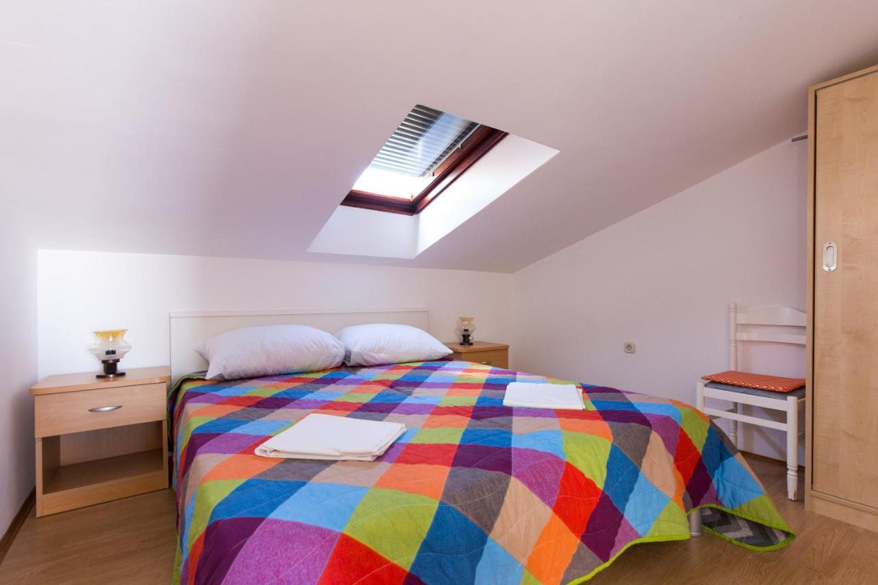 Apartment & Rooms Ivica 克尔克 外观 照片